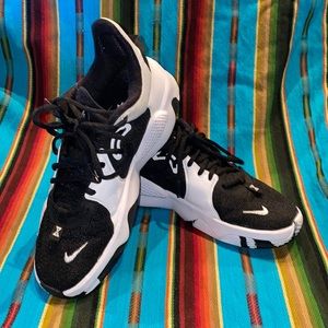 Nike Mens Basketball Shoes size 6